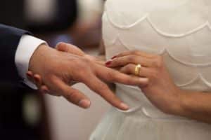 bride-and-groom-exchanging-rings-768x512.jpg