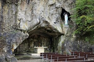 grotte_nd_de_lourdes_cc_marc_ryckaert.jpg