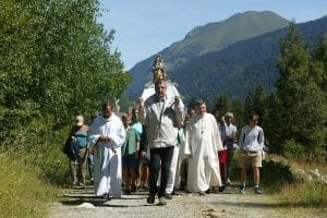 Procession pour la fête de l'Assomption