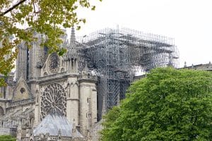 notre-dame_de_paris_-_apre_s_l_incendie_01.jpg