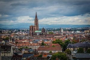 Strasbourg vue aérienne vers la cathédrale