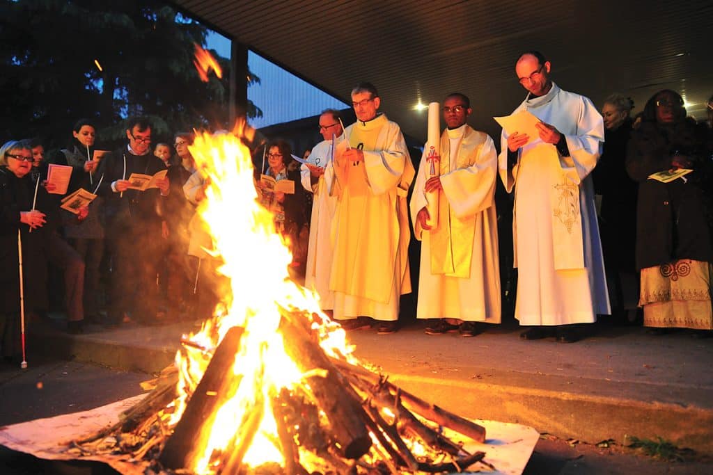 Il y a urgence à retrouver la centralité de la liturgie pascale.