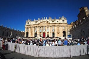 Canonisations place Saint-Pierre, 15 mai 2022.