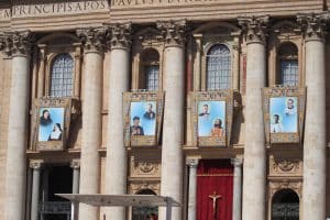 Canonisations place Saint-Pierre, 15 mai 2022.