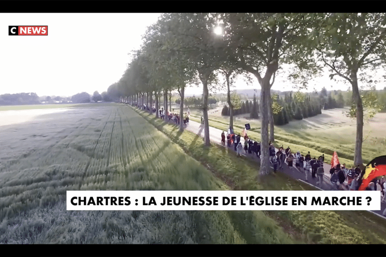 Chartres : la jeunesse de l’Église en marche ?