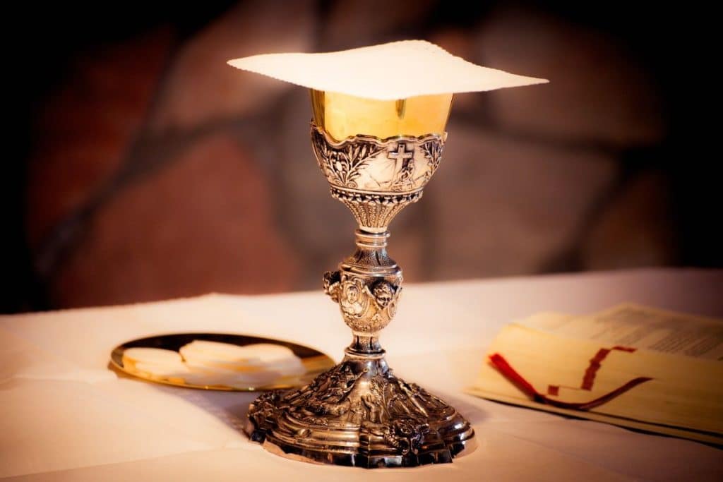 chalice-g918874d8c_1920.jpg