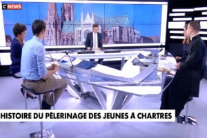 Pèlerinage à Chartres : la soif spirituelle des jeunes