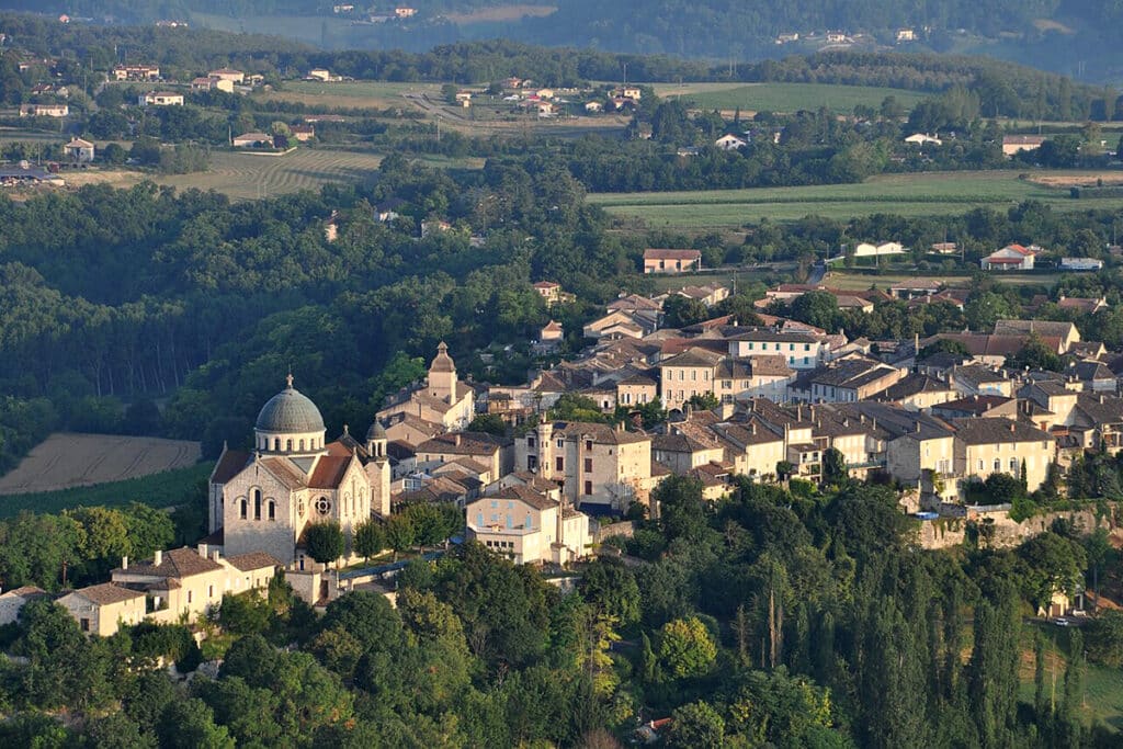 Vue aérienne de Castelnau-Montratier (Lot).