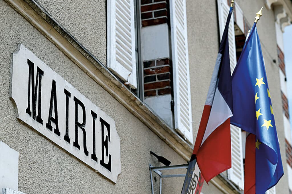 Façade de mairie rurale