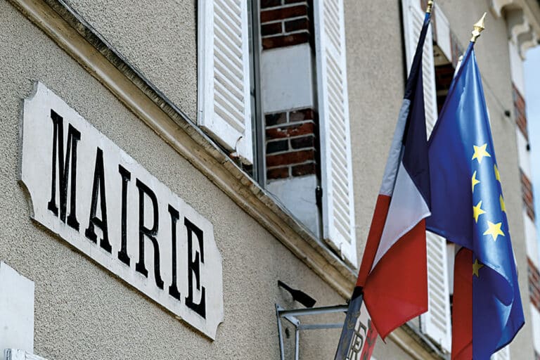 Façade de mairie rurale