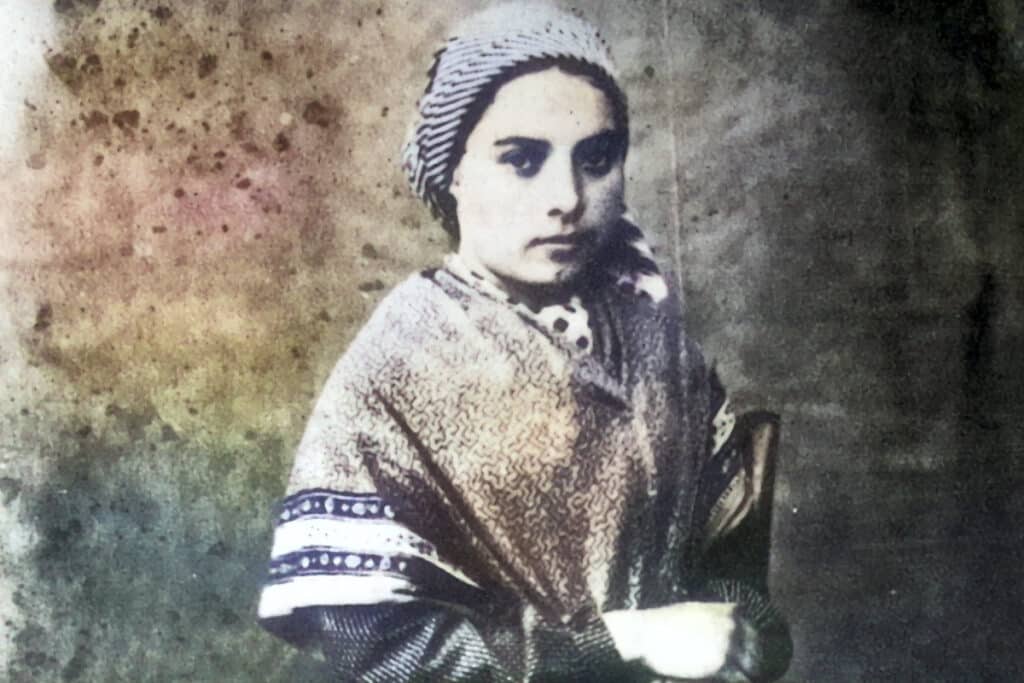 Photo de Bernadette Soubirous en 1861 ou 1862, par l'abbé P. Bernadou.